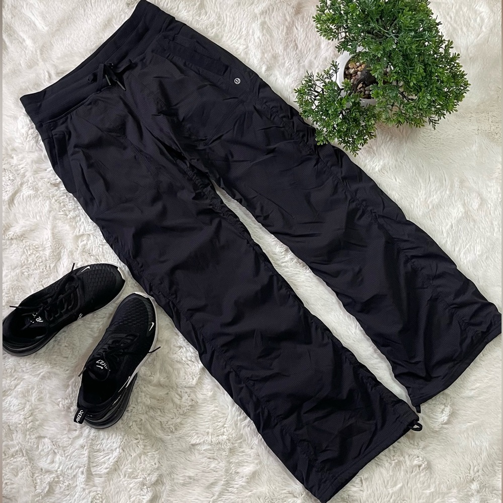LULULEMON Black Lightweight Cargo Track Pants Cropped Joggers Size M No Tag